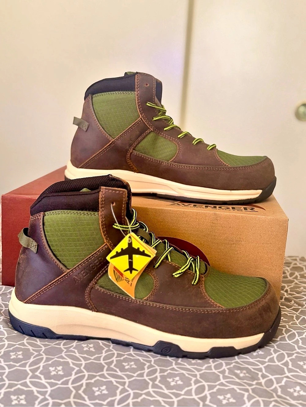 New, US 10 Men Work Boots